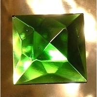 Picture of J81  18mm Green square 