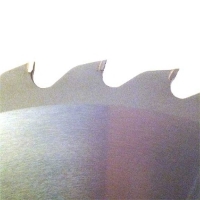 TC1836NP-saw-blade-18in-36T-laser-cut-tooth-closeup-view